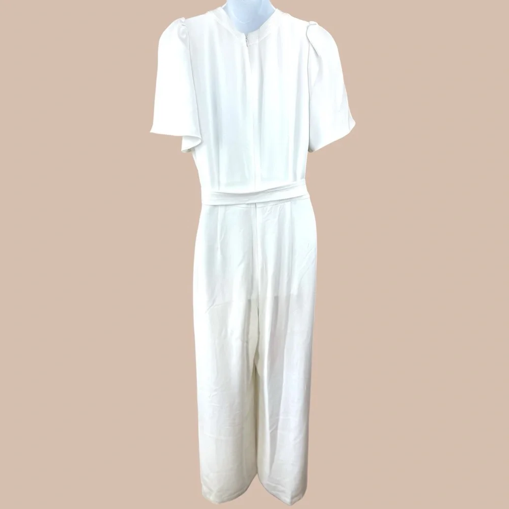White House‎ Black Market NWOT Size 8 White belted short sleeve Jumpsuit